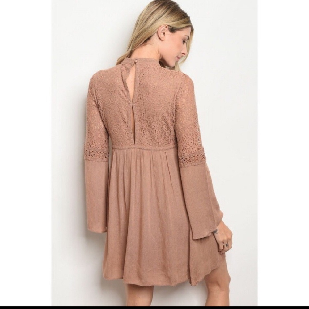 💜 Boho taupe lace dress bell sleeve - Picture 2 of 6